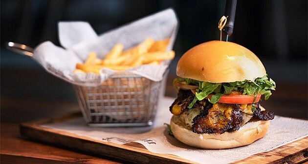 Condado Beach Pannes Burgers