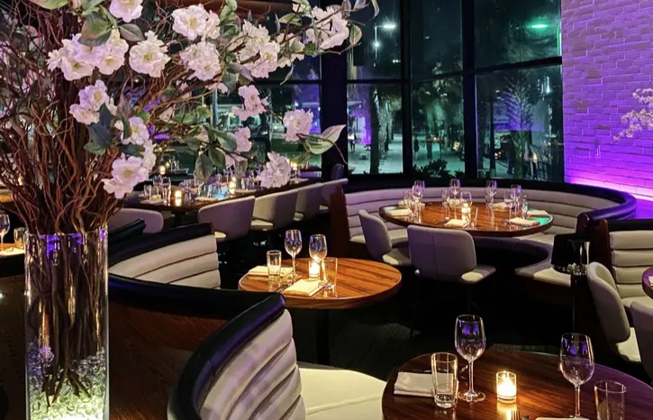 Condado Beach Stk Interior Booth