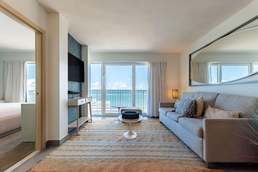 Condado Beach Palm Inn Living Room