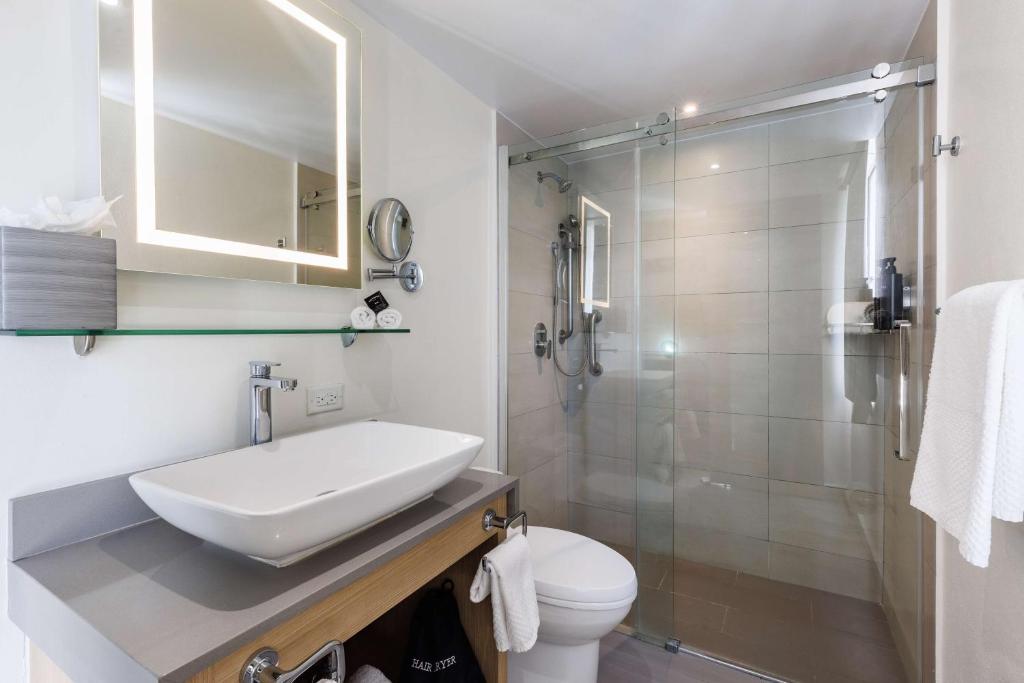 Condado Palm Inn Escambron Beach San Juan Bathroom