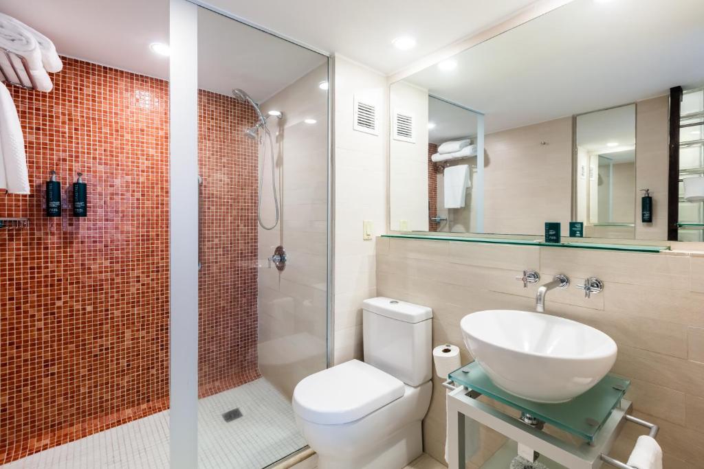 Double Tree Escambron Beach San Juan Bathroom