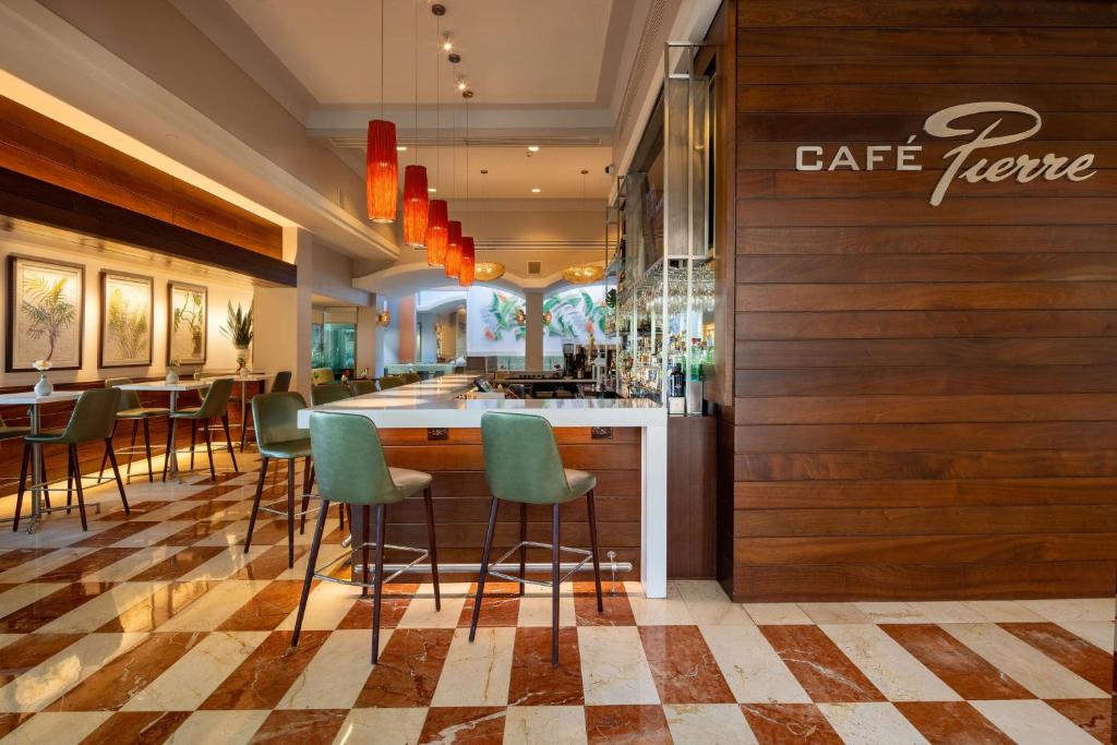 Double Tree Escambron Beach San Juan Cafe Pierre