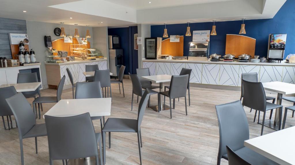 Holiday Inn Express Escambron Beach San Juan Breakfast