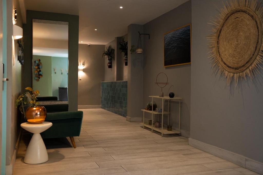 Tropica Beach Hotel Escambron Beach=San Juan Puerto Rico Hallway
